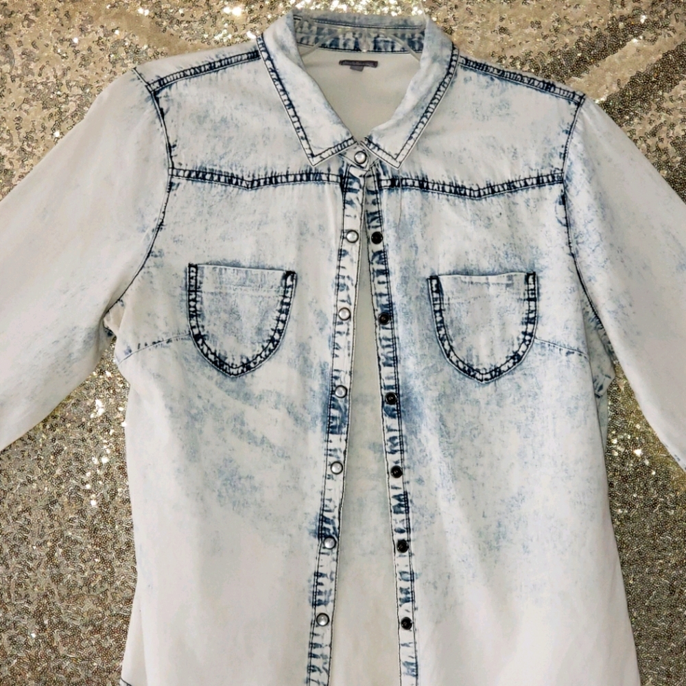 Lightweight Demin Shirt